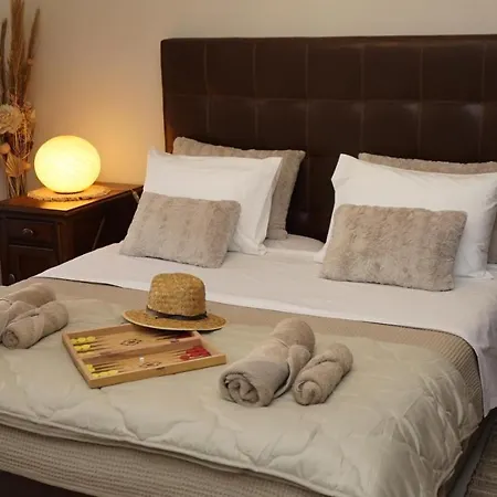 Mary's Luxury * Agria